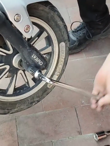 Kunci Roda L 21mm Tire Wrench Ukuran Presisi Untuk Mur Roda Mobil Motor Bahan Baja Krom Kuat Tahan Torsi Tinggi