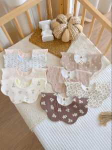 ANYOUBI | Waterproof Rotate-Flower Baby Bib