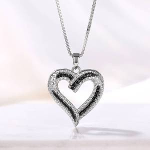 Huitan Heart Design Women Pendant Necklace Inlaid Black/White Cubic Zirconia Elegant Party Daily Accessories Low-key Jewelry