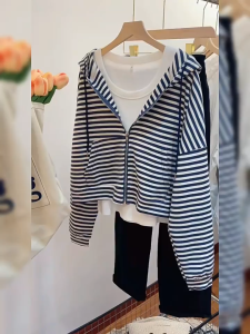 PM✿ Short Striped Hooded Sweatshirt Jacket Women Long Sleeved Trendy Loose Zipper