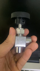 Van khóa VUÔNG GÓC inox 304 núm vặn đóng mở 2 đầu ren trong điều chỉnh lưu lượng nhiều kích thước 1/8 1/4 3/8 1/2