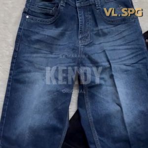 Celana KENDY Jeans Pendek: Bahan Nyaman, Berkualitas Tinggi, & Desain Stylish