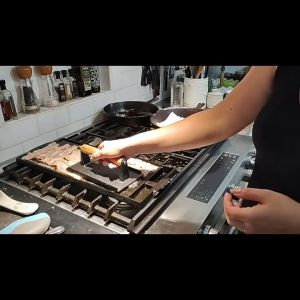 เครื่องมือเหล็กกดเนื้อสเต็ก ทนความร้อนสูง แข็งแรง ใช้งานง่าย ช่วยย่างสเต็กและเบคอนได้อย่างสมบูรณ์แบบ HE0050-51