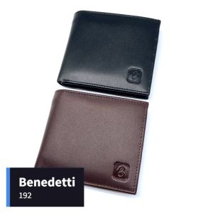 Benedetti 192 กระเป๋าสตางค์ หนังวัวแท้ สองพับ สไตล์คลาสสิก พร้อมช่องการ์ด และกระเป๋าเหรียญเล็ก มี 2 สี ดำ / น้ำตาลเข้ม ขนาด 11 x 9.5 ซม. รวม 2 ตัวลูกค้า