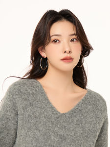 "Face Slimming" Twisted Simple Bracelet Large Ring Ear Clip Female Non-Piercing Earrings Rotatable Refined Simple Earrings Fall and Winter