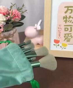 มี 2 สี ให้เลือก เซ็ตแปรงแต่งหน้า​ 13ชิ้น ​พร้อมถุง Makeup Brushes Set