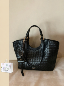 Chio’2nd | Winter Dream Weave Tote Bag