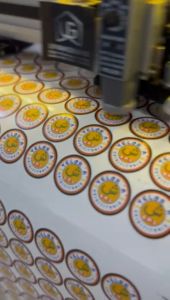 Stiker Chromo A3+ Laminasi Glossy: Solusi Custom Cutting Sticker Murah Label Cetak Makanan Minuman