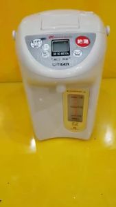 Bình thủy điện nội địa Nhật Tiger PVI-A220 (2.2L) (11325) có VE có bơm tay_Hàng nội địa Nhật đã qua sử dụng điện 100V