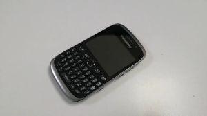 9320 Blackberry 3MP WCDMA ปลดล็อกของแท้เซลล์วายฟายโทรศัพท์512MB ROM 1150MAh