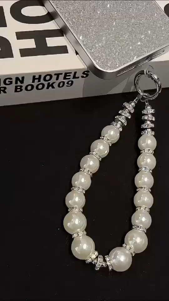 Luxury Diamond Pearl Hand Phone Lanyard Rhinestone Pearl Phone Chain Bracelet Accessories Beautiful gift Easy to carry Paired with phone case for iphone 11 12 13 14 15 16 series strap phone manik Lanyard Hp