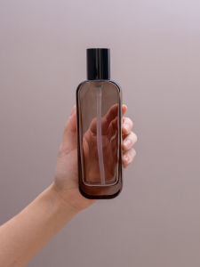 High End Glass Travel Size Sample Bottles Light Resistant Dark Colored Flat Bottles for Essences Lotions Astringents Empty Bottles