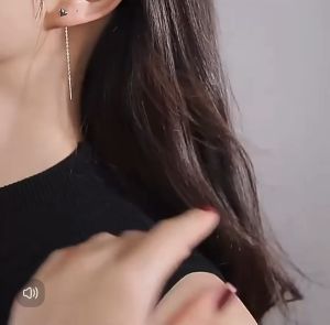 [ COD ] Anting Rumbai Rantai Gold Wanita Bahan Titanium Anting Wanita Dewasa Gold Motif Love Juntai
