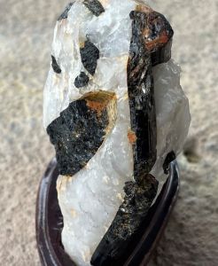 黑碧玺摆件 Black Tourmaline (0.3KG)