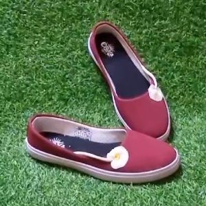 SEPAATU Slip On Anak Perempuan Flat Shoes Kasual Loafers Motif Bunga Kekinian
