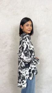 Ixora Mabi Oversized Shirt - Kemeja Wanita Oversize Lengan Panjang Motif Abstrak