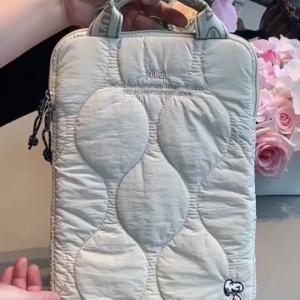 Japanese Style Cute Snoopy Embroidered 12.9 Inch Ipad Sleeve Ultra Light Portable Shockproof Tablet Handbag