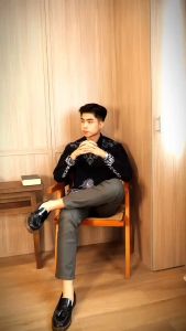 Swipe Up Kemeja Batik Pria Modern Lengan Panjang Widura Black