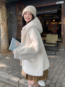 Eco-Friendly Short Fur Coat 2024 Winter New Style Womens Hat Integrated Leather And Fur Short Length Mink Velvet Jacket