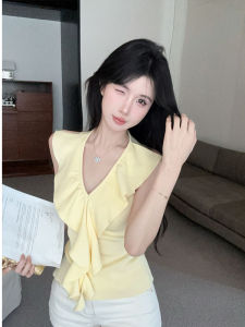 เสื้อยืดคอกว้างแขนสั้นสีเหลือง ทรงเข้ารูป ผ้าโพลีเอสเตอร์ ฤดูร้อน 2025 เสื้อผ้าทำงานแขนยาวคอวี