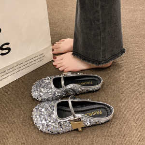Large Size Womens Slippers Glitter Mules Silver Toe Cover Semi-Slip Flat Bottom Fashionable Sandals for Women