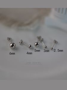 Elegant Mini Silver Earrings S925 Pure Silver Bean Shape Womens Simple Ear Cuff Jewelry Fresh out New Fashion Ear Studs