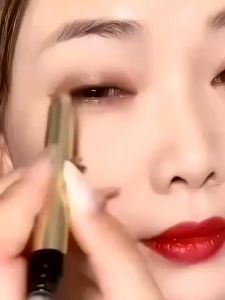 อายแชโดว์ BOBEINI ปากกาดอลลี่อาย ตาหวานฉ่ำกลมโต ดินสออายแชโดว์กลิตเตอร์ พร้อมฟองน้ํา เมทัลลิก ติดทนนาน ประกายมุก