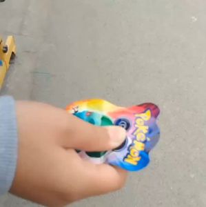 Đồ chơi bóp giẫm làm nổ pokemon