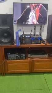 Micro Mới nhất 2025 MTMAX K46 Pro Đèn LED RGB Micro Karaoke Cao Cấp Tần Số UHF Hút Âm Tốt Bắt Sóng Xa Ổn Định Chống Hú Tốt