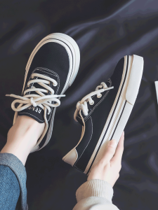 Breathable Casual Canvas Shoes for Women Spring 2025 Trendy Korean Style Thick Bottom Lightweight Student Leisure Board Shoes