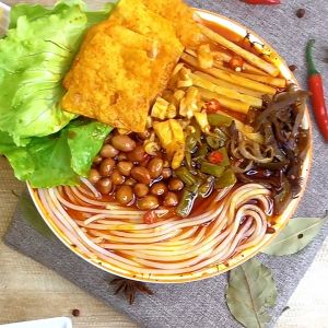 甄馋猫正宗柳州风味螺蛳粉 鲜香辣爽 350G   ZHEN CHAN MAO LIU ZHOU LUO SI FEN RIVER SNAIL NOODLE VERMICELLI 350G