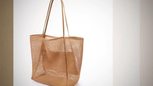 Portable Hollowed Out Tote Bag Women Large Capacity Shoulder Bag Mesh Beach Bag For Travel Shopping