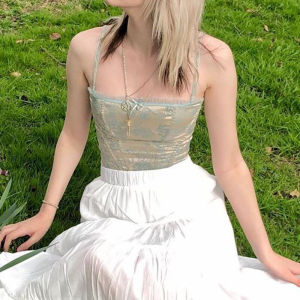 เสื้อเชิ้ตคอวีแขนกุดทรงสลิมฟิตพร้อมขอบลูกไม้และสายรัดเซ็กซี่ ผ้าโพลีเอสเตอร์ 31% - 50%