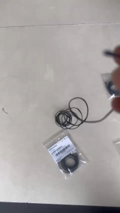 Sensor Cảm biến nhiệt gió máy sấy Electronlux Cảm biến nhiệt máy sấy Electrolux là linh kiện được thiết kế đặc biệt với nhiệm vụ đóng ngắt điện bằng một cơ chế cảm biến nhiệt độ.  Cảm biến nhiệt là linh kiện ngoại vi kết hợp với mạch điều khiển máy sấy gi