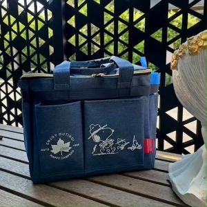 ✔️ กระเป๋าหลายช่อง ใส่ของได้เยอะ Snoopy Vintage มาใหม่ เนื้อผ้ากันน้ำ ขนาด 26.5×22.14.5 cm