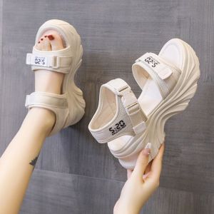 ถักด้านบนที่เพิ่มขึ้นของเซนติเมตรหนาพื้นรองเท้านุ่มผู้หญิง2023รองเท้าทรงเตารีบแบบรัดส้นสำหรับหน้าร้อนหลากหลายใหม่รองเท้าลำลองชายหาดแฟชั่น