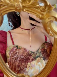 ชุดราตรีสีแดง ชุดแต่งงานสุดหรูหรา เดรสสีแดง ชุดราตรีสุดหรูหรา เดรสยาวปานกลาง แขนยาว กระโปรงทรงเอ ผ้าโพลีเอสเตอร์ 100%