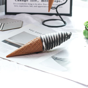 1PCS Simulation of a Pointed Ice Cream Cone with a Two-Color Pure Color Ice Cream Model Party Decoration Home Decoration Ice Cre