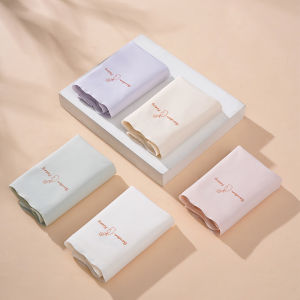 กางเกงในสตรี L-XL บางผ้าไหมไร้รอยต่อรุ่นเย็นสบายระบายอากาศได้ดีสีทึบที่สะดวกสบายกางเกงในทรงสามเหลี่ยมผู้หญิงรัดสะโพก