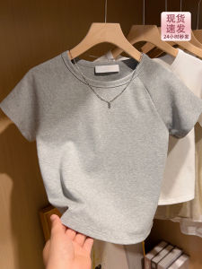 เสื้อยืดคอกลมแขนสั้นผ้าฝ้ายแท้สีเทาสไตล์ย้อนยุคสไตล์อเมริกันสำหรับผู้หญิงในช่วงฤดูร้อนใหม่ เสื้อชั้นในทรงเข้ารูปกระชับสัดส่วน เสื้อตัวบน