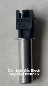 Cảm biến nhiệt Block (NTC) Máy sấy Electrolux CHÍNH HÃNG  Cảm biến nhiệt Block máy sấy Electrolux (CHÍNH HÃNG) — còn gọi là Cảm biến nhiệt độ đầu block / NTC Thermistor / Temperature Sensor — là một bộ phận quan trọng giúp máy sấy đo và kiểm soát nhiệt độ