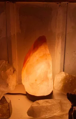 Clearance price (3-4kg) salt lamp - Himalayan Salt lamp - lampu garam - full set with 2extra bulb 💡