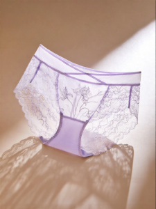 ManiForm | Mid-Low Waist Lace Shorts With Cotton Lining