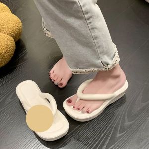 DMshoes พร้อมส่ง รองเท้าแตะส้นตึก รองเท้าหูคีบนิ่มๆ😍 มี 4 สีให้เลือกน้าาา ใส่สบายมากต้องลอง ใส่เที่ยวก็ดี ใส่ทำงานก็ได้ คุณภาพคับแก้วที่ต้องมี เริ่ดดด💥