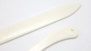 2Pcs Home Bone Folder Craft Tools Brand New Craft Tool DIY Leather Hand Tools Bone Origami Knife Paper Folding Tools Paper Creaser Letter Opener Plastic Scraper Craft Imitation Cattle Bone DIY Supplies