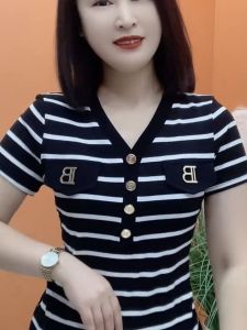 QIAOXIZI | Summer Striped V-neck Short Sleeve Slimming and Age-reducing T-shirt