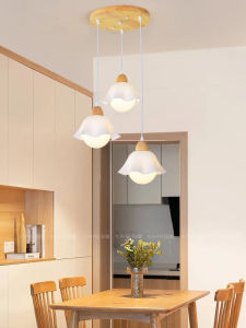 โคมไฟต�้งแบบฝรั่งเศสสไตล์เรียบง่าย สามหัว โคมไฟสำหรับร้านอาหาร โคมไฟสำหรับห้องอาหาร โคมไฟสำหรับโต๊ะอาหาร วัสดุไม้ อุปกรณ์ตกแต่งบ้าน