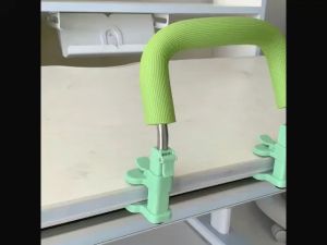 GIÁ ĐỠ NGỰC CHO BÉ kẹp bàn học chống cận thị chống gù lưng hiệu quả khi trẻ em học bài (Giao màu ngẫu nhiên)