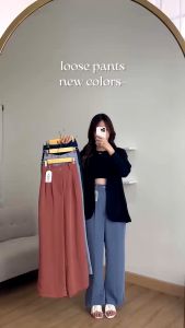 Loose Pants 332 Trousers Wanita [PART 2] Celana Anti Kusut - Celana Kulot Wanita - Celana Kantor Formal / Casual\\n\\n Apa Itu Celana Trousers 332?\\n\\nCelana Trousers 332 adalah celana wanita yang dirancang khusus untuk memberikan kenyamanan maksimal saat dipakai. Celana ini memiliki fitur anti-kusut dan desain casual yang membuatnya cocok untuk berbagai kesempatan. Celana ini dirancang untuk memberikan penampilan yang modis dan profesional, baik di kantor maupun dalam situasi santai.\\n\\n Perbedaan dengan Celana Biasa\\n\\nCelana Trousers 332 berbeda dengan celana biasa karena memiliki fitur anti-kusut yang memastikan penampilan Anda tetap rapi dan menarik sepanjang hari. Selain itu, desain casual-nya membuat celana ini lebih fleksibel dan cocok untuk berbagai kesempatan.\\n\\n Kelebihan dan Keunggulan\\n\\nBeberapa kelebihan dan keunggulan dari Celana Trousers 332 antara lain:\\n\\n* Fitur anti-kusut yang memastikan penampilan Anda tetap rapi dan menarik sepanjang hari.\\n* Desain casual yang membuat celana ini lebih fleksibel dan cocok untuk berbagai kesempatan.\\n* Bahan berkualitas tinggi yang memberikan kenyamanan maksimal saat dipakai.\\n* Tersedia dalam berbagai warna dan ukuran, sehingga Anda dapat menemukan celana yang sesuai dengan gaya dan preferensi Anda.\\n\\n Celana Anti Kusut Wanita\\n\\nCelana anti kusut wanita adalah pilihan yang tepat bagi Anda yang ingin tampil rapi dan menarik sepanjang hari tanpa harus repot merapikan pakaian Anda. Celana ini dirancang khusus untuk memberikan kenyamanan maksimal saat dipakai, sehingga Anda dapat fokus pada aktivitas Anda tanpa khawatir tentang penampilan Anda.\\n\\n Cara Memilih Celana Anti Kusut\\n\\nBerikut adalah beberapa tips untuk memilih celana anti kusut wanita yang tepat untuk Anda:\\n\\n* Pilih celana dengan bahan berkualitas tinggi yang memberikan kenyamanan maksimal saat dipakai.\\n* Perhatikan ukuran dan desain celana, pastikan celana tersebut sesuai dengan bentuk tubuh Anda dan gaya yang Anda inginkan.\\n* Pilih celana dengan fitur anti-kusut yang memastikan penampilan Anda tetap rapi dan menarik sepanjang hari.\\n* Pilih celana dengan warna dan desain yang sesuai dengan preferensi Anda.\\n\\n Manfaat Celana Anti Kusut\\n\\nBerikut adalah beberapa manfaat dari celana anti kusut wanita:\\n\\n* Memberikan kenyamanan maksimal saat dipakai, sehingga Anda dapat fokus pada aktivitas Anda tanpa khawatir tentang penampilan Anda.\\n* Memastikan penampilan Anda tetap rapi dan menarik sepanjang hari tanpa harus repot merapikan pakaian Anda.\\n* Memudahkan perawatan pakaian, karena celana ini tidak mudah kusut dan mudah dicuci.\\n\\n Celana Casual Wanita\\n\\nCelana casual wanita adalah pilihan yang tepat bagi Anda yang ingin tampil modis dan nyaman dalam situasi santai. Celana ini dirancang khusus untuk memberikan kenyamanan maksimal saat dipakai, sehingga Anda dapat menikmati aktivitas Anda tanpa khawatir tentang penampilan Anda.\\n\\n Tips Memilih Celana Casual yang Nyaman\\n\\nBerikut adalah beberapa tips untuk memilih celana casual wanita yang tepat untuk Anda:\\n\\n* Pilih celana dengan bahan berkualitas tinggi yang memberikan kenyamanan maksimal saat dipakai.\\n* Perhatikan ukuran dan desain celana, pastikan celana tersebut sesuai dengan bentuk tubuh Anda dan gaya yang Anda inginkan.\\n* Pilih celana dengan warna dan desain yang sesuai dengan preferensi Anda.\\n* Pilih celana yang cocok untuk aktivitas Anda, misalnya celana yang longgar untuk olahraga atau celana yang ketat untuk acara santai.\\n\\n Padu Padan Celana Casual dengan Atasan\\n\\nBerikut adalah beberapa ide padu padan celana casual wanita dengan atasan:\\n\\n* Padukan celana jeans dengan blus atau kaos untuk penampilan yang santai dan modis.\\n* Padukan celana chino dengan kemeja atau blazer untuk penampilan yang profesional namun tetap santai.\\n* Padukan celana jogger dengan hoodie atau sweatshirt untuk penampilan yang nyaman dan santai.\\n\\n Celana Kantor Casual\\n\\nCelana kantor casual adalah pilihan yang tepat bagi Anda yang ingin tampil profesional namun tetap nyaman di kantor. Celana ini dirancang khusus untuk memberikan kenyamanan maksimal saat dipakai, sehingga Anda dapat fokus pada pekerjaan Anda tanpa khawatir tentang penampilan Anda.\\n\\n Pilihan Celana Kantor Casual yang Cocok\\n\\nBerikut adalah beberapa pilihan celana kantor casual wanita yang cocok untuk Anda:\\n\\n* Celana chino dengan warna netral seperti hitam, abu-abu, atau coklat.\\n* Celana jeans hitam atau biru gelap yang cocok untuk acara formal maupun kasual.\\n* Celana jogger dengan warna netral dan desain sederhana.\\n\\n Tips Memadukan Celana Kantor Casual dengan Atasan\\n\\nBerikut adalah beberapa tips untuk memadukan celana kantor casual wanita dengan atasan:\\n\\n* Padukan celana chino dengan kemeja atau blazer untuk penampilan yang profesional namun tetap santai.\\n* Padukan celana jeans hitam atau biru gelap dengan blouse atau kaos untuk penampilan yang modis dan profesional.\\n* Padukan celana jogger dengan hoodie atau sweatshirt untuk penampilan yang nyaman dan santai.\\n\\n Celana Kulot Kantor Formal\\n\\nCelana kulot kantor formal adalah pilihan yang tepat bagi Anda yang ingin tampil profesional dan modis di kantor. Celana ini dirancang khusus untuk memberikan kenyamanan maksimal saat dipakai, sehingga Anda dapat fokus pada pekerjaan Anda tanpa khawatir tentang penampilan Anda.\\n\\n Kelebihan Celana Kulot Kantor Formal\\n\\nBerikut adalah beberapa kelebihan dari celana kulot kantor formal wanita:\\n\\n* Memberikan kenyamanan maksimal saat dipakai, sehingga Anda dapat fokus pada pekerjaan Anda tanpa khawatir tentang penampilan Anda.\\n* Memastikan penampilan Anda tetap profesional dan modis sepanjang hari.\\n* Cocok untuk berbagai bentuk tubuh, karena celana ini memiliki desain yang longgar dan tidak ketat.\\n\\n Tips Memilih Celana Kulot Kantor Formal yang Cocok\\n\\nBerikut adalah beberapa tips untuk memilih celana kulot kantor formal wanita yang tepat untuk Anda:\\n\\n* Pilih celana dengan bahan berkualitas tinggi yang memberikan kenyamanan maksimal saat dipakai.\\n* Perhatikan ukuran dan desain celana, pastikan celana tersebut sesuai dengan bentuk tubuh Anda dan gaya yang Anda inginkan.\\n* Pilih celana dengan warna dan desain yang sesuai dengan preferensi Anda.\\n* Pilih celana yang cocok untuk acara formal maupun kasual, misalnya celana kulot hitam atau biru gelap yang cocok untuk acara formal maupun kasual.\"