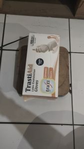 Sarung Tangan Karet Latex Examination Gloves TRASTI AID
